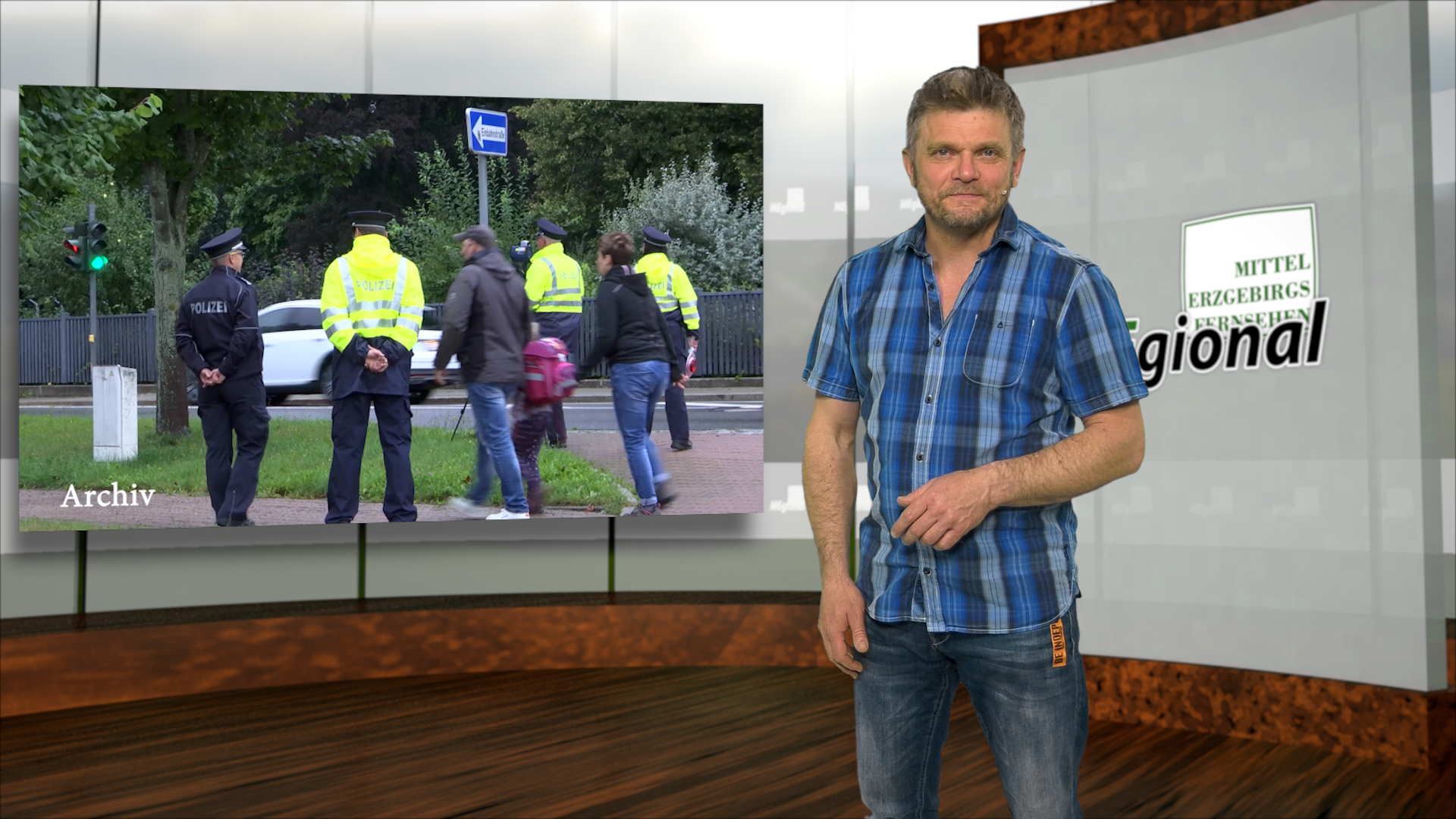 MEgional am 3. Mai 2021 mit Moderator Tobias Körner im Hintergrund ein Bild aus dem Beitrag zur Aktion Blitz for Kids MEgional am 3. Mai 2021 mit Moderator Tobias Körner im Hintergrund ein Bild aus dem Beitrag zur Aktion Blitz for Kids