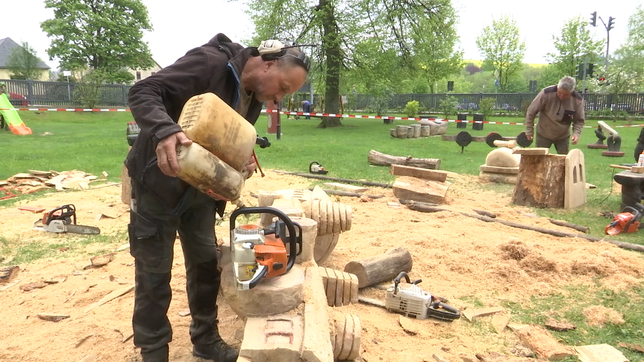 MEgional mit dem Holzsymposium in der Baldauf Villa MEgional mit dem Holzsymposium in der Baldauf Villa