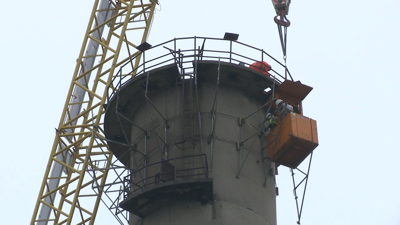 MEgional mit dem Beginn der Abbrucharbeiten am Schornstein in Olbernhau MEgional mit dem Beginn der Abbrucharbeiten am Schornstein in Olbernhau