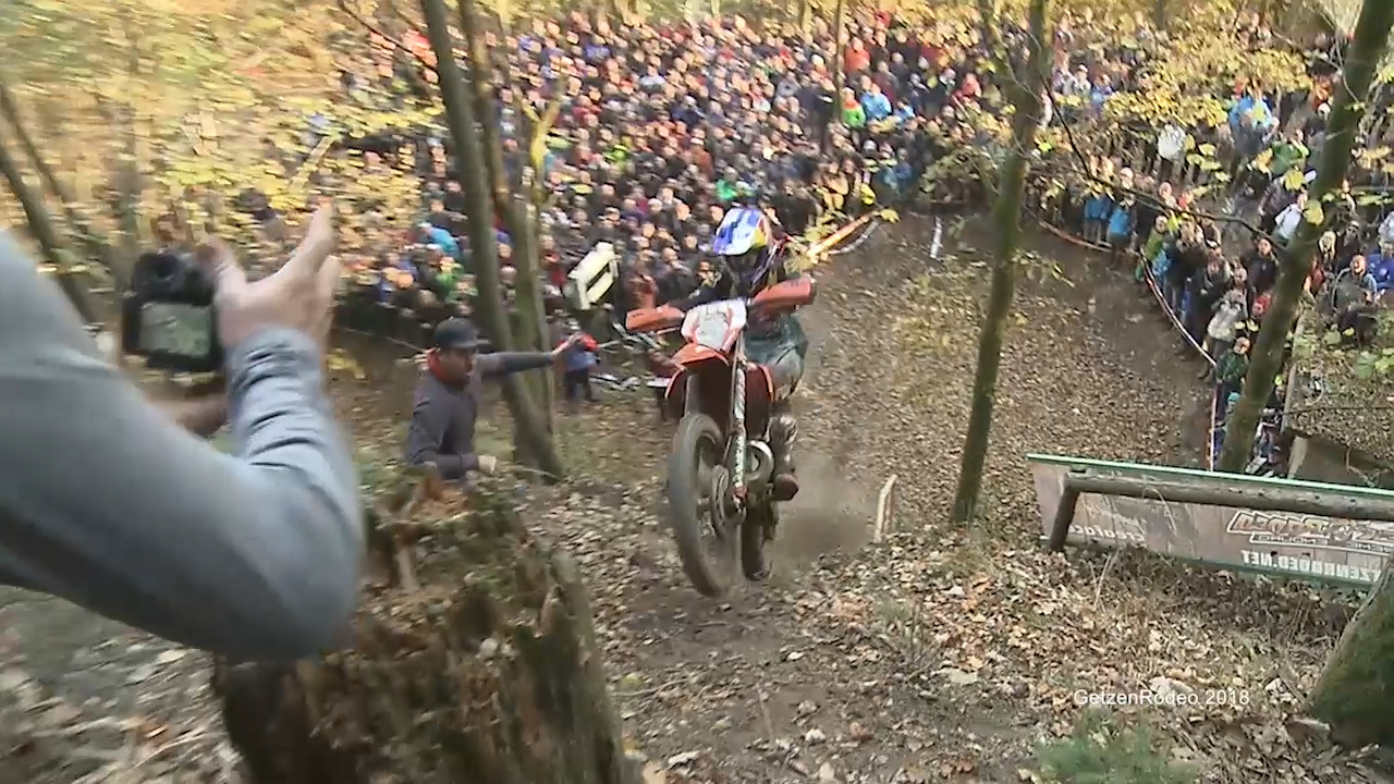 MEgional am 30. Oktober 2019 mit den letzten Vorbereitungen fürs Getzen Rodeo